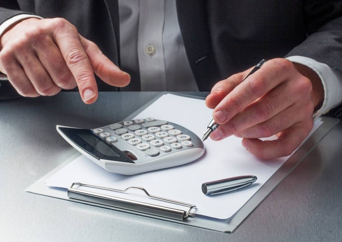 Set Competitive Pricing to Start Selling on Amazon UAE
